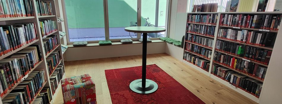 <div class=slidertitel>Bücher für Erwachsene</div><div class=slidertext>In unserem Sortiment befinden sich Krimis, Thriller, Romane, Heiteres und Bücher über unsere Heimat. <br/><br/></div>