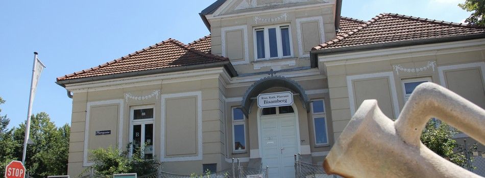 Öffnungszeiten unserer Bibliothek<br/>Mittwoch 17.00-19.00 Uhr<br/>Sonntag 9.00-11.00 Uhr