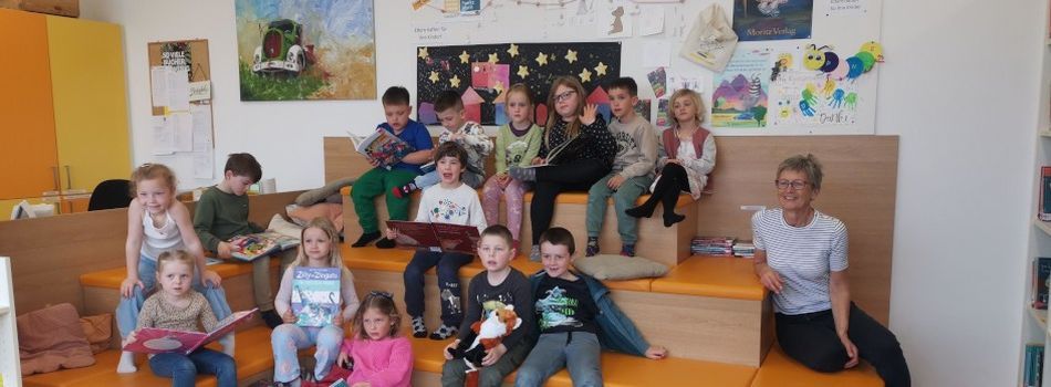 <div class=slidertitel>Schulanfänger Statzendorf zu Besuch</div><div class=slidertext></div>