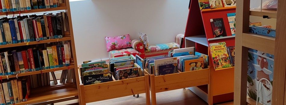<div class=slidertitel>Kinderabteilung</div><div class=slidertext>wir haben viele Kinderbücher, Vorlesebücher, Erstlesebücher sowie viele Bücher für Volksschulkinder und Jugendliche. </div>