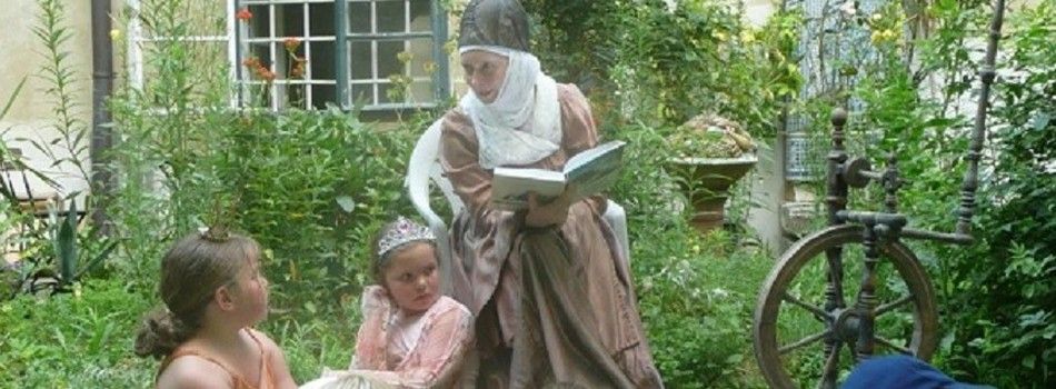Onlinebibliothek noe-book.at kostenfrei nutzen,<br/>um e-Medien zu entleihen!<br/>Interessierte senden eine E-mail mit folgenden Angaben<br/>Vor-und Nachname, Geburtsdatum, E-mail, Heimatgemeinde<br/>an noe-book@treffpunkt-bibliothek.at<br/><br/><br/><br/><br/><br/>